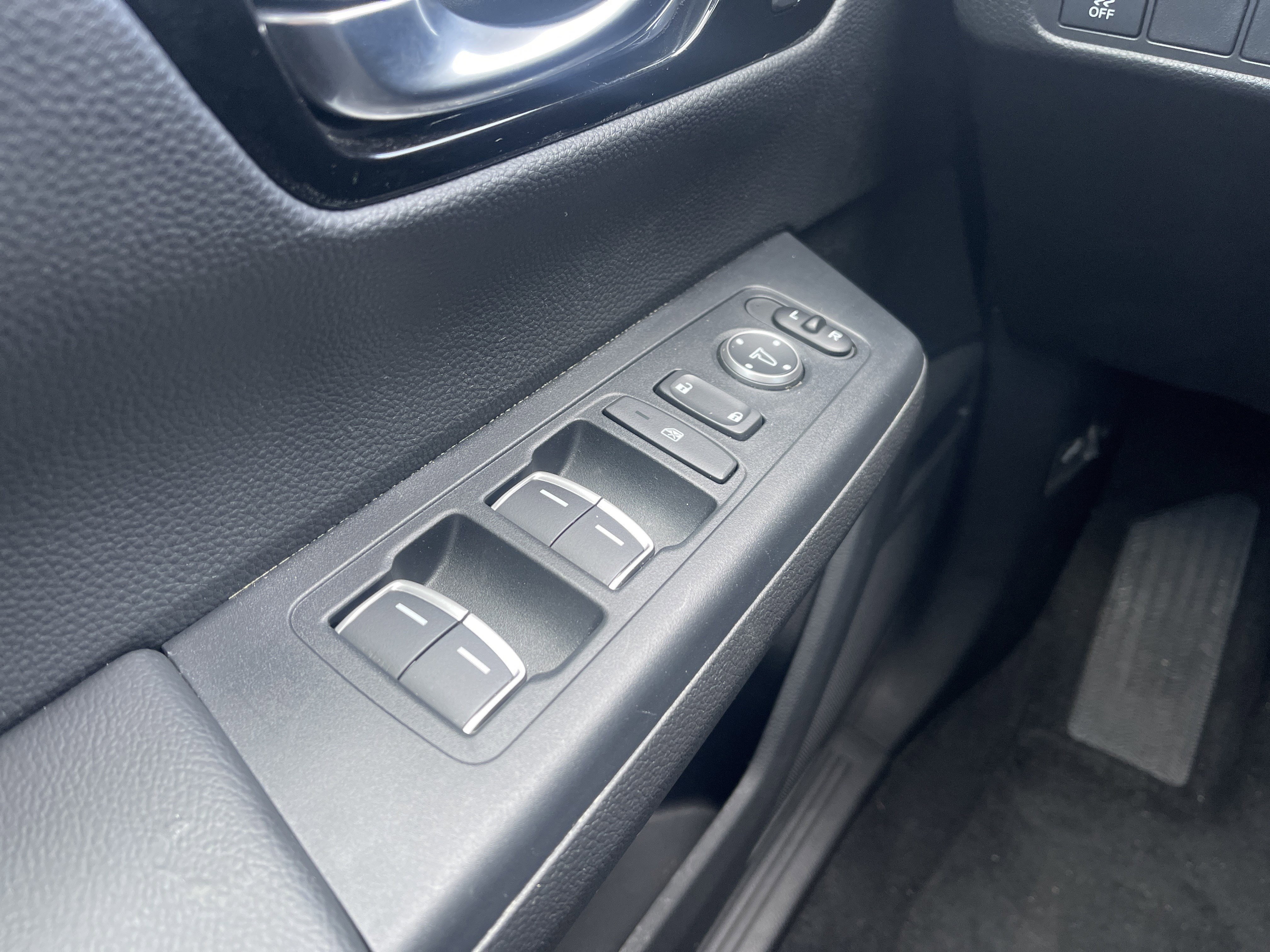 Certified 2025 Honda CR-V EX-L image 23