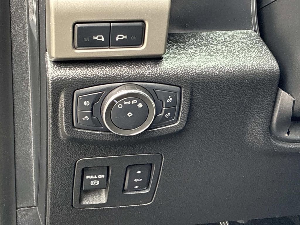 Used 2020 Ford F150 Lariat w/ Equipment Group 502A Luxury AWD/4WD image 24
