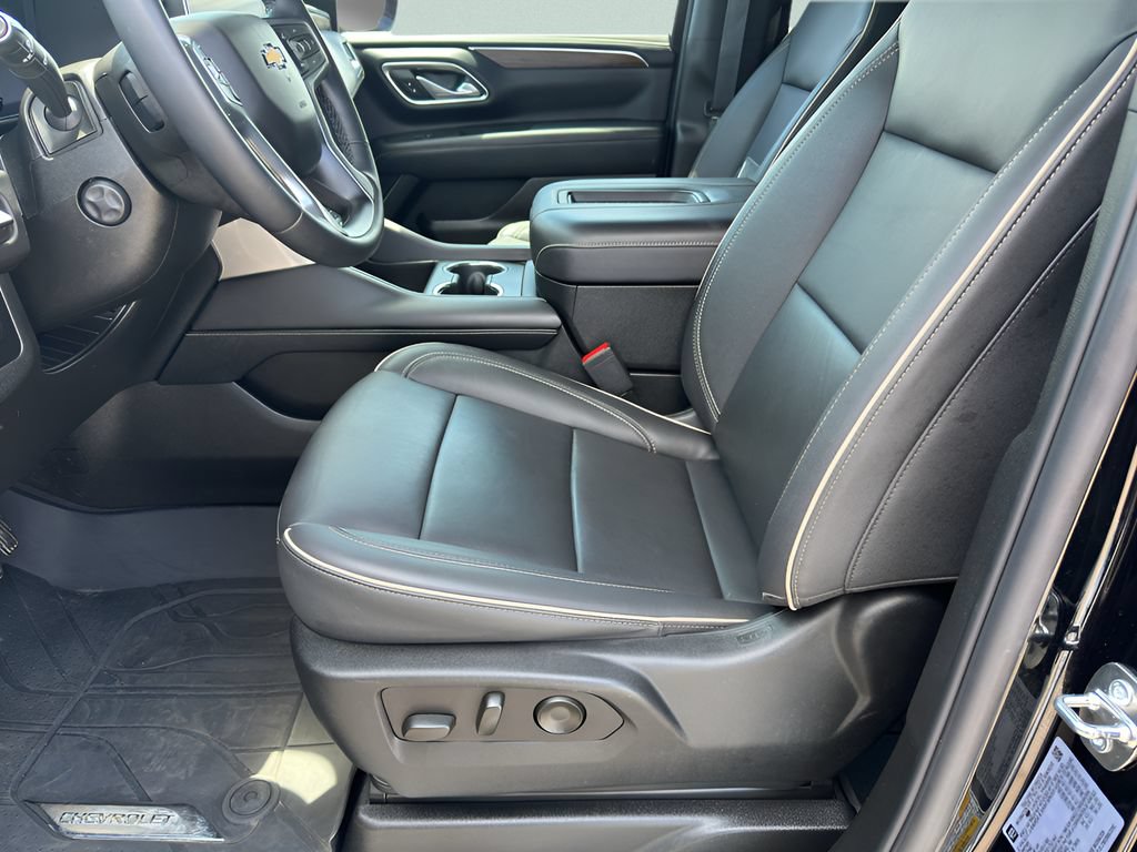 Used 2023 Chevrolet Tahoe Premier w/ Premium Package 2 AWD/4WD image 12