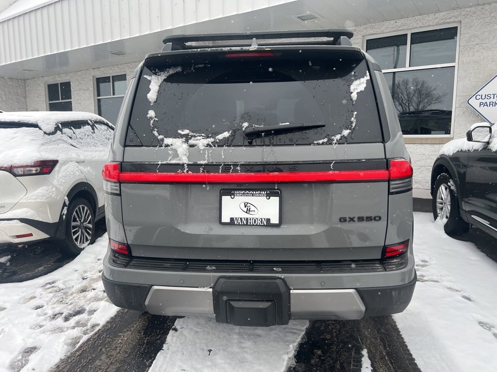 Used 2024 Lexus GX 550 image 4