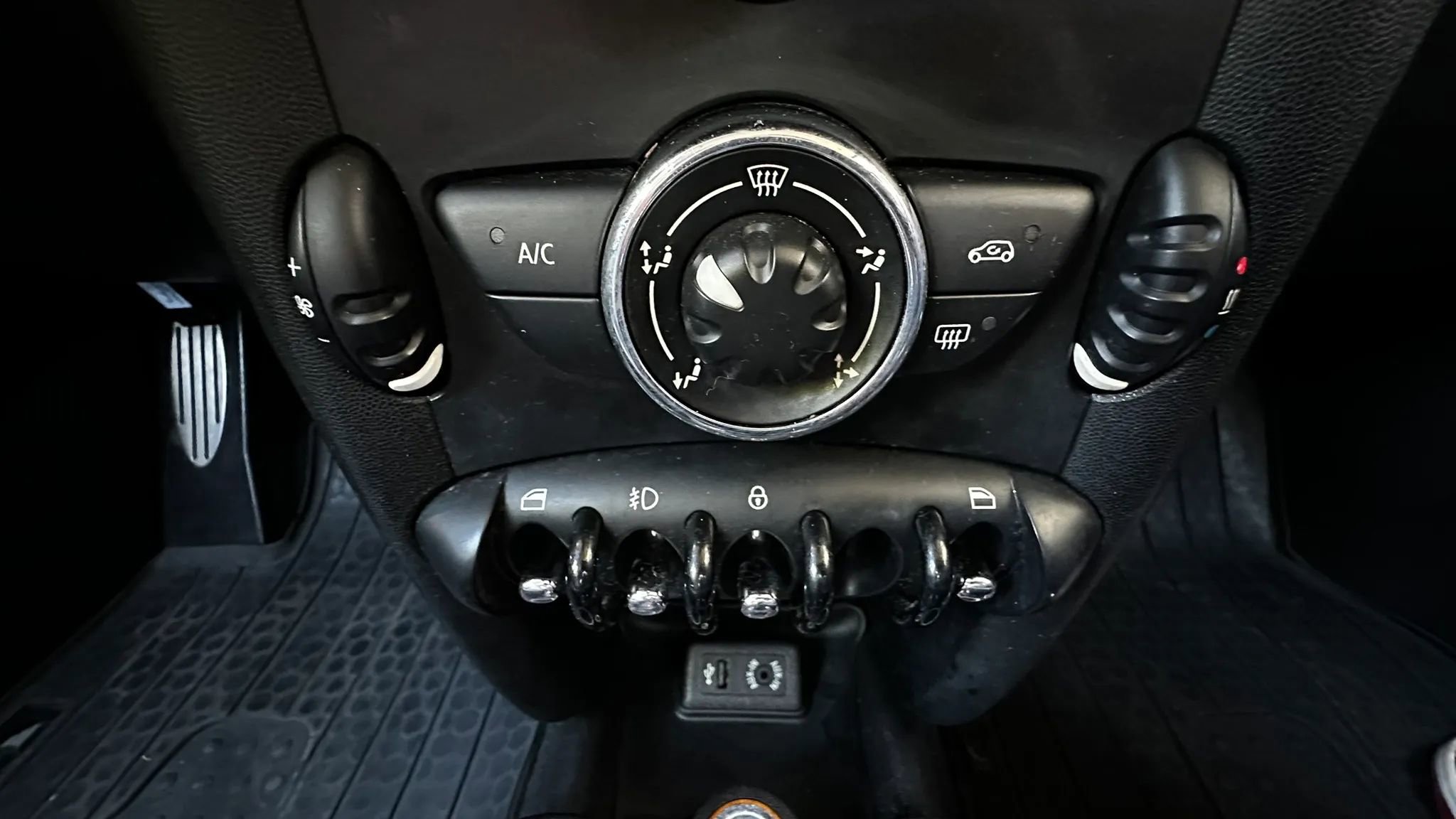 Used 2013 MINI Cooper S FWD image 32