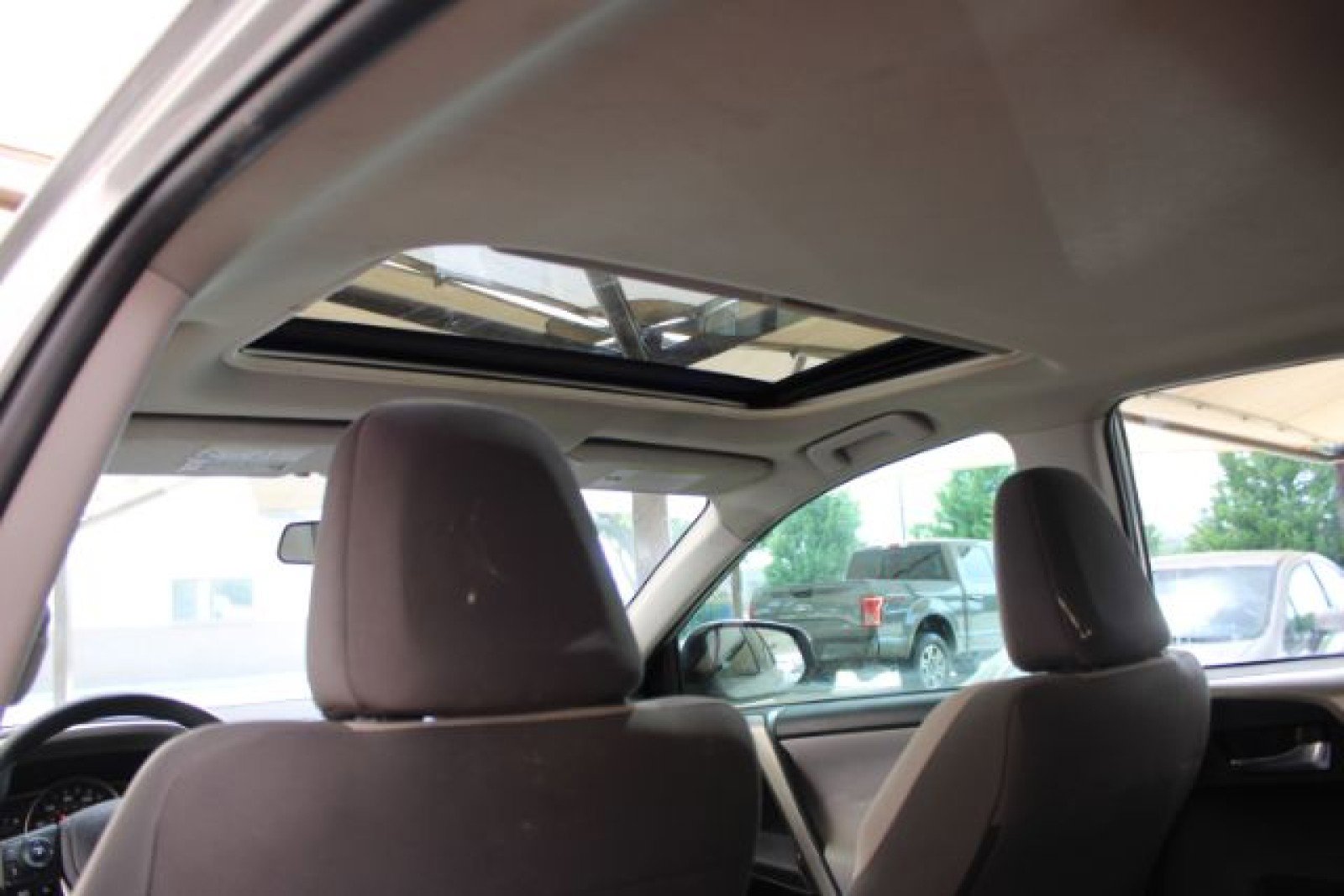 Used 2015 Toyota RAV4 XLE image 14