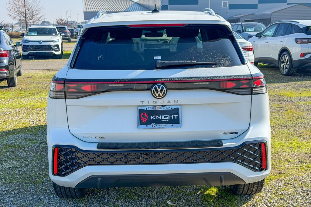 New 2026 Volkswagen Tiguan SEL R-Line image 9