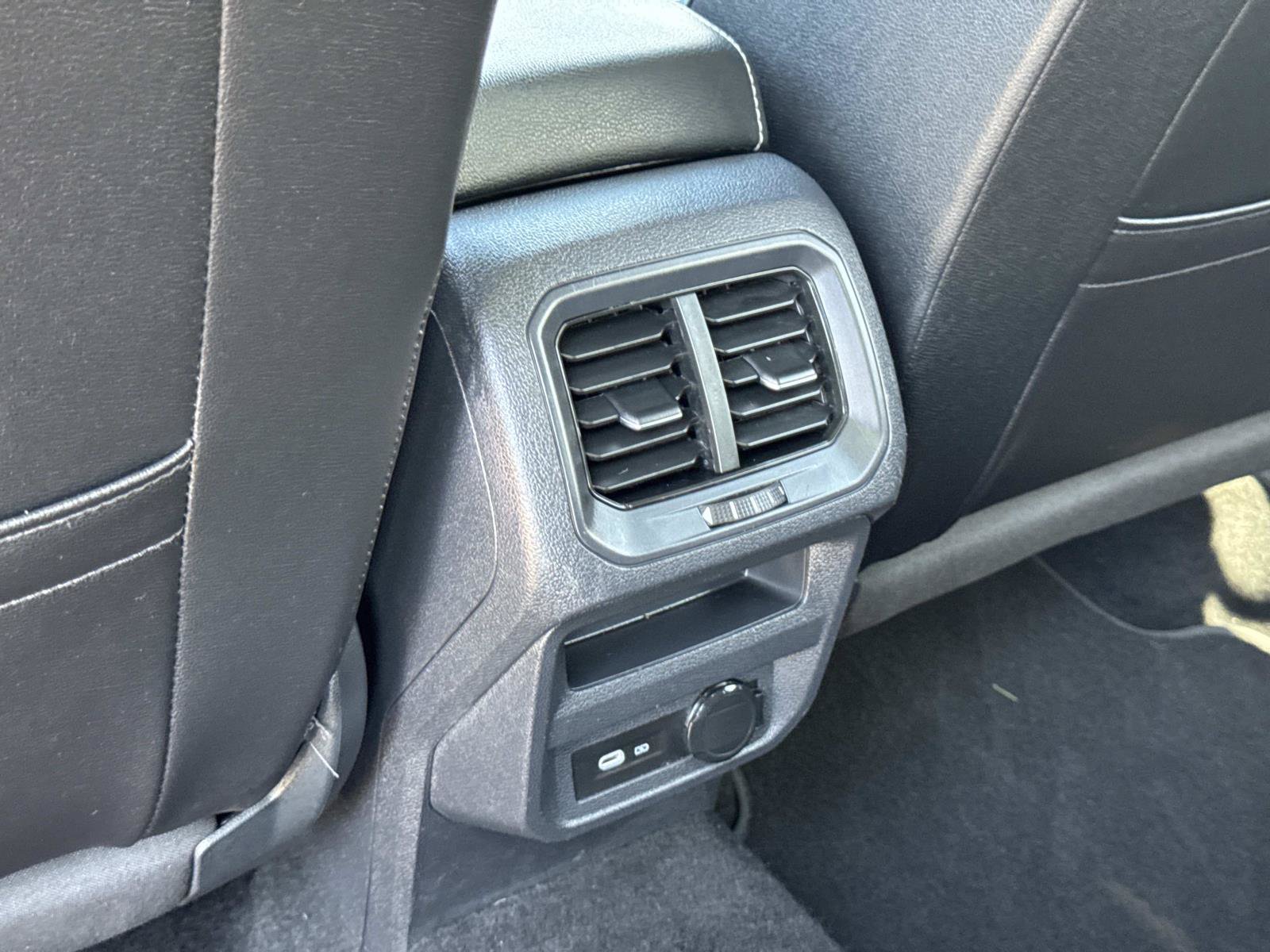 Certified 2023 Volkswagen Tiguan SE R-Line FWD image 28