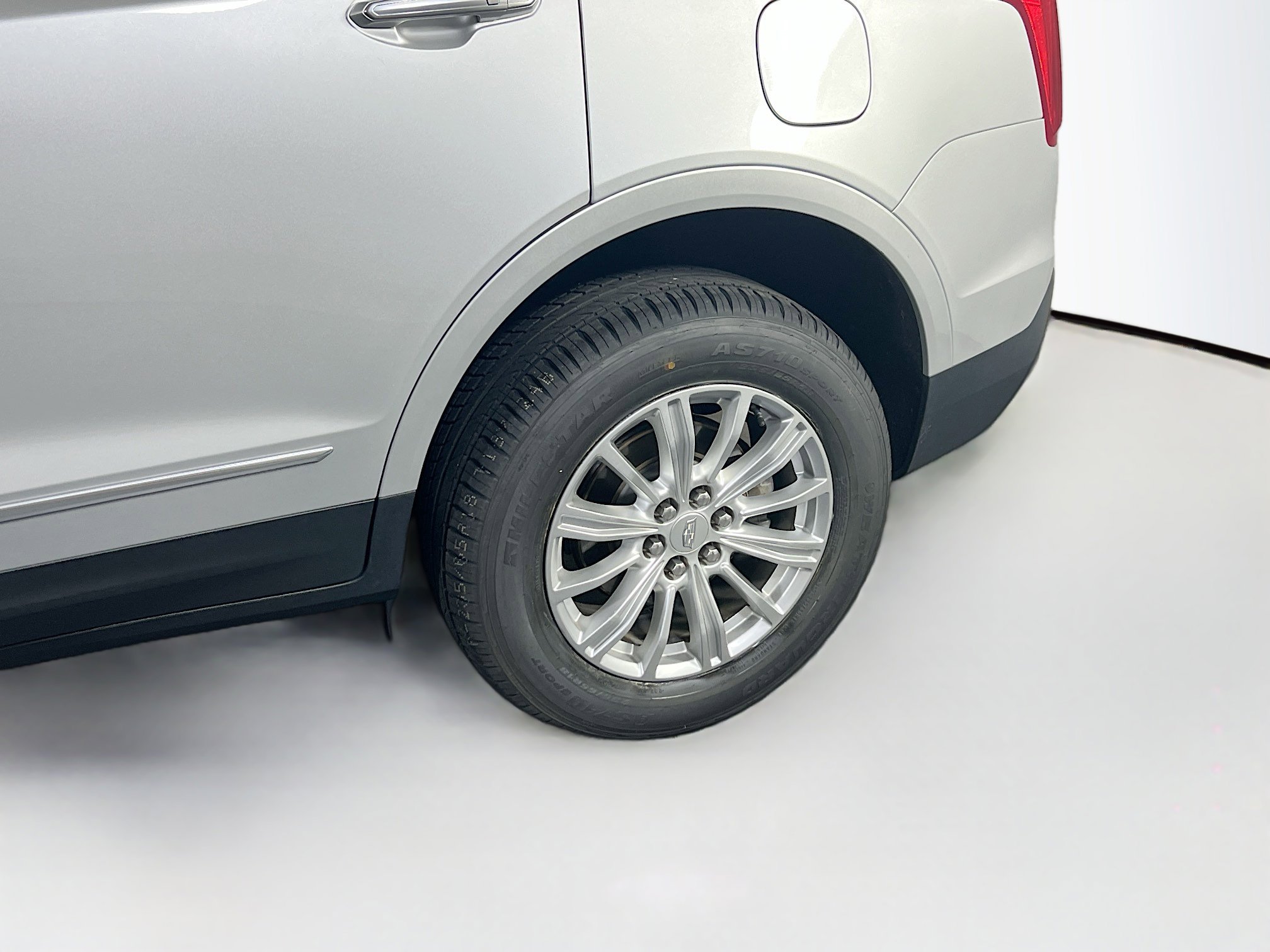 Used 2018 Cadillac XT5 AWD image 29