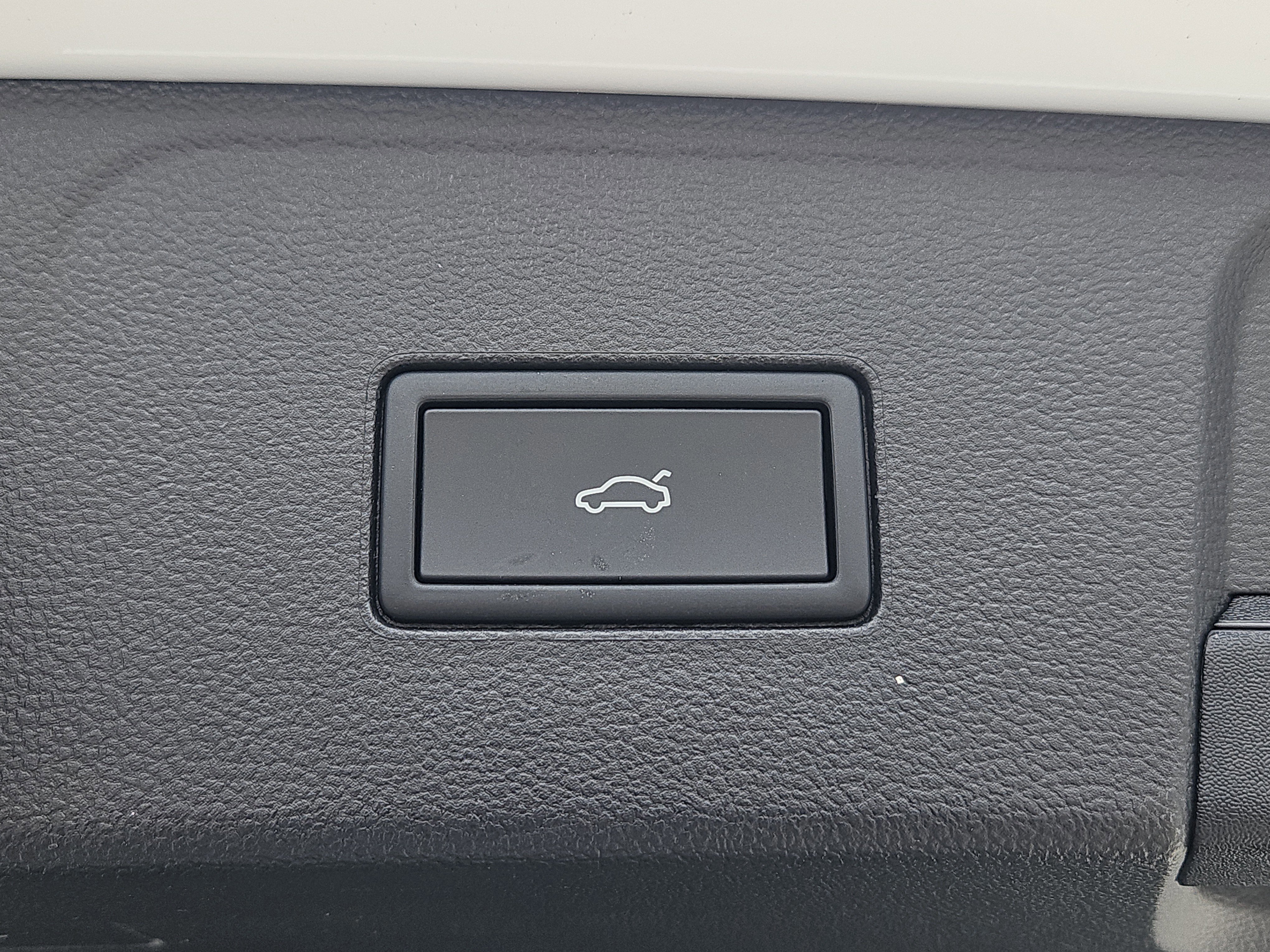 New 2026 Volkswagen Atlas SE image 12