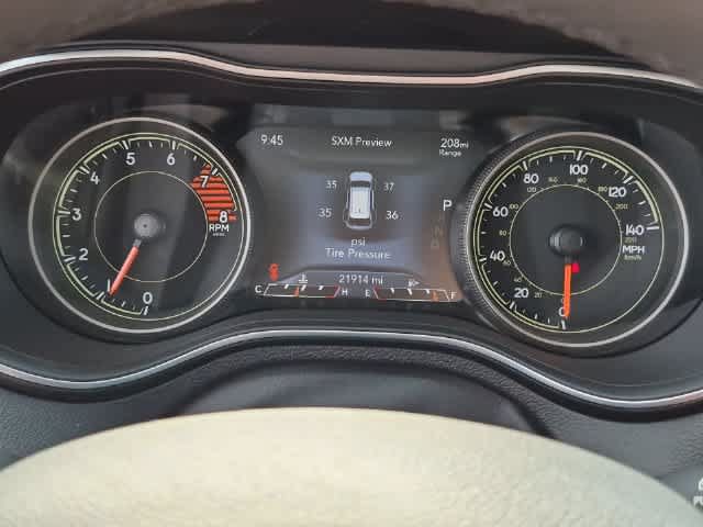 Used 2022 Jeep Cherokee Latitude Lux w/ Sun & Sound Group AWD/4WD image 33