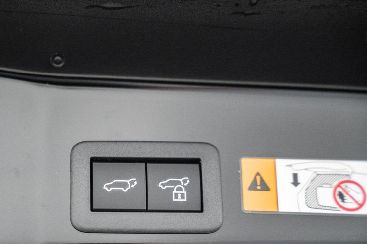 New 2026 Toyota RAV4 XSE w/ Weather Package AWD/4WD image 10