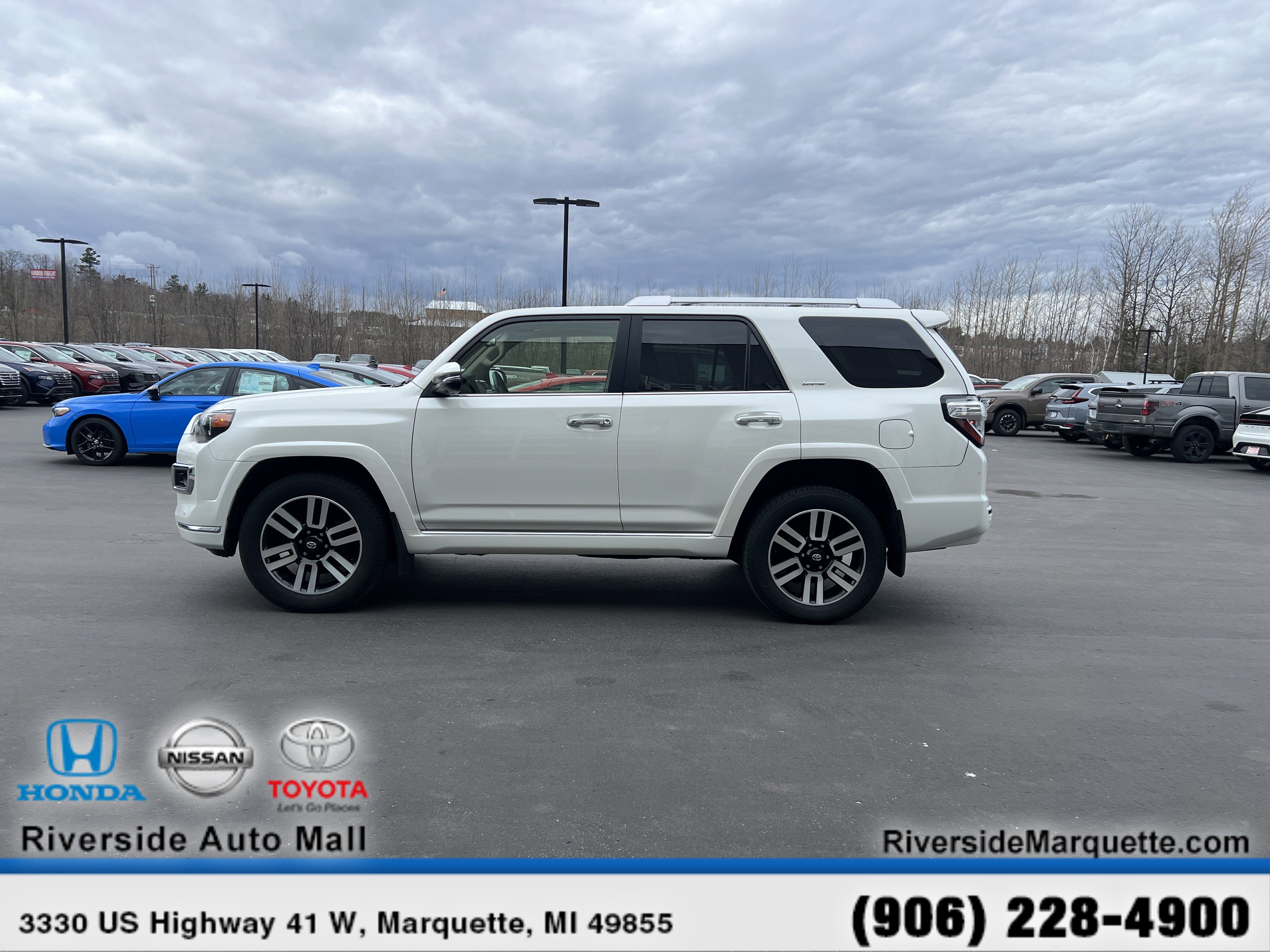 Used 2023 Toyota 4Runner Limited AWD/4WD image 4