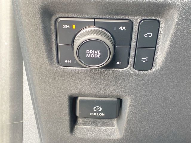 Used 2025 Ford Expedition Platinum image 18