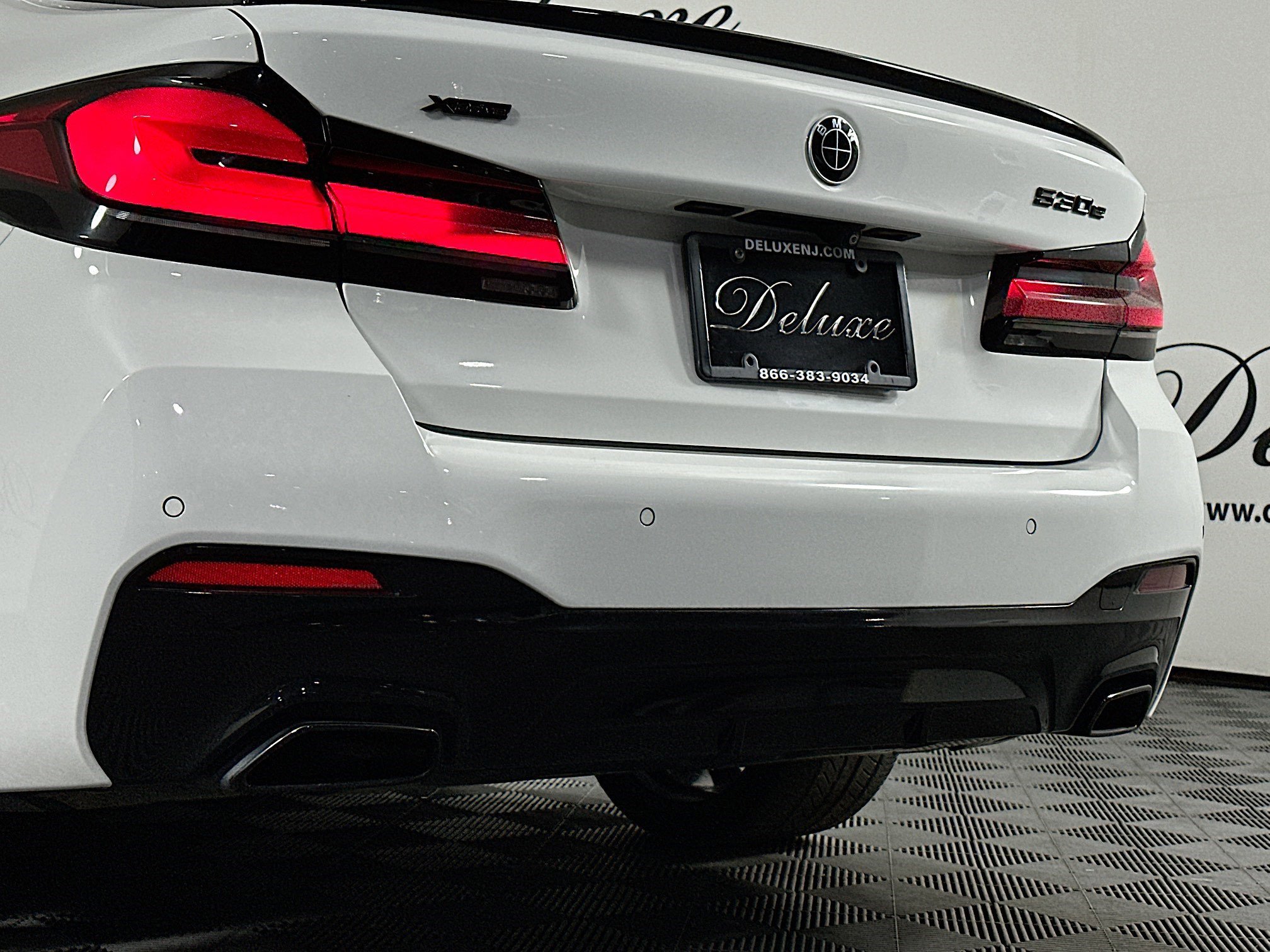 Used 2022 BMW 530e xDrive w/ Premium Package image 26