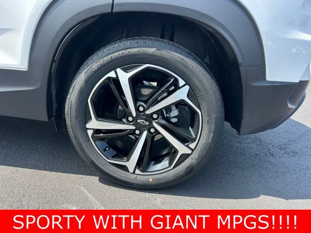 Used 2023 Chevrolet TrailBlazer RS w/ Sun and Liftgate Package image 10