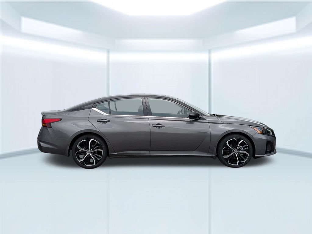 New 2026 Nissan Altima 2.5 SR w/ SR Premium Package FWD image 8