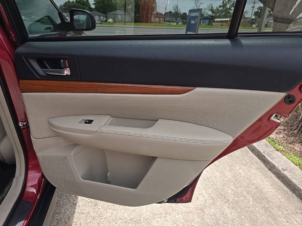 Used 2013 Subaru Outback 3.6R Limited image 33