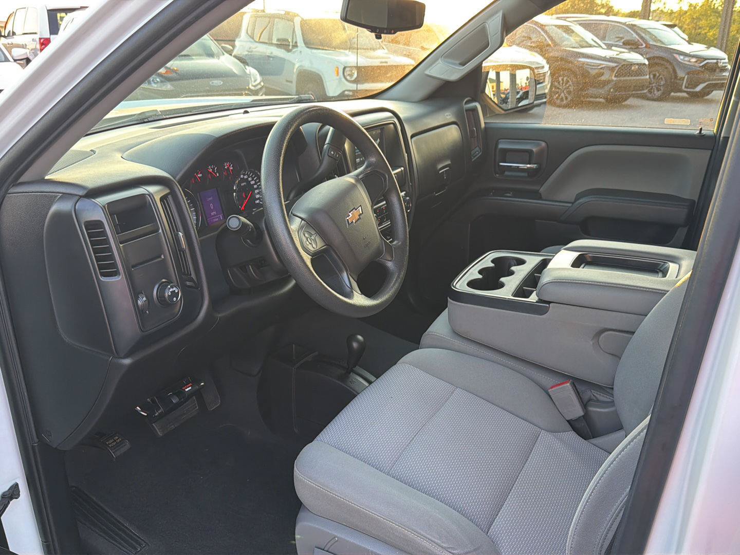 Used 2019 Chevrolet Silverado 1500 Custom w/ Custom Convenience Package AWD/4WD image 10