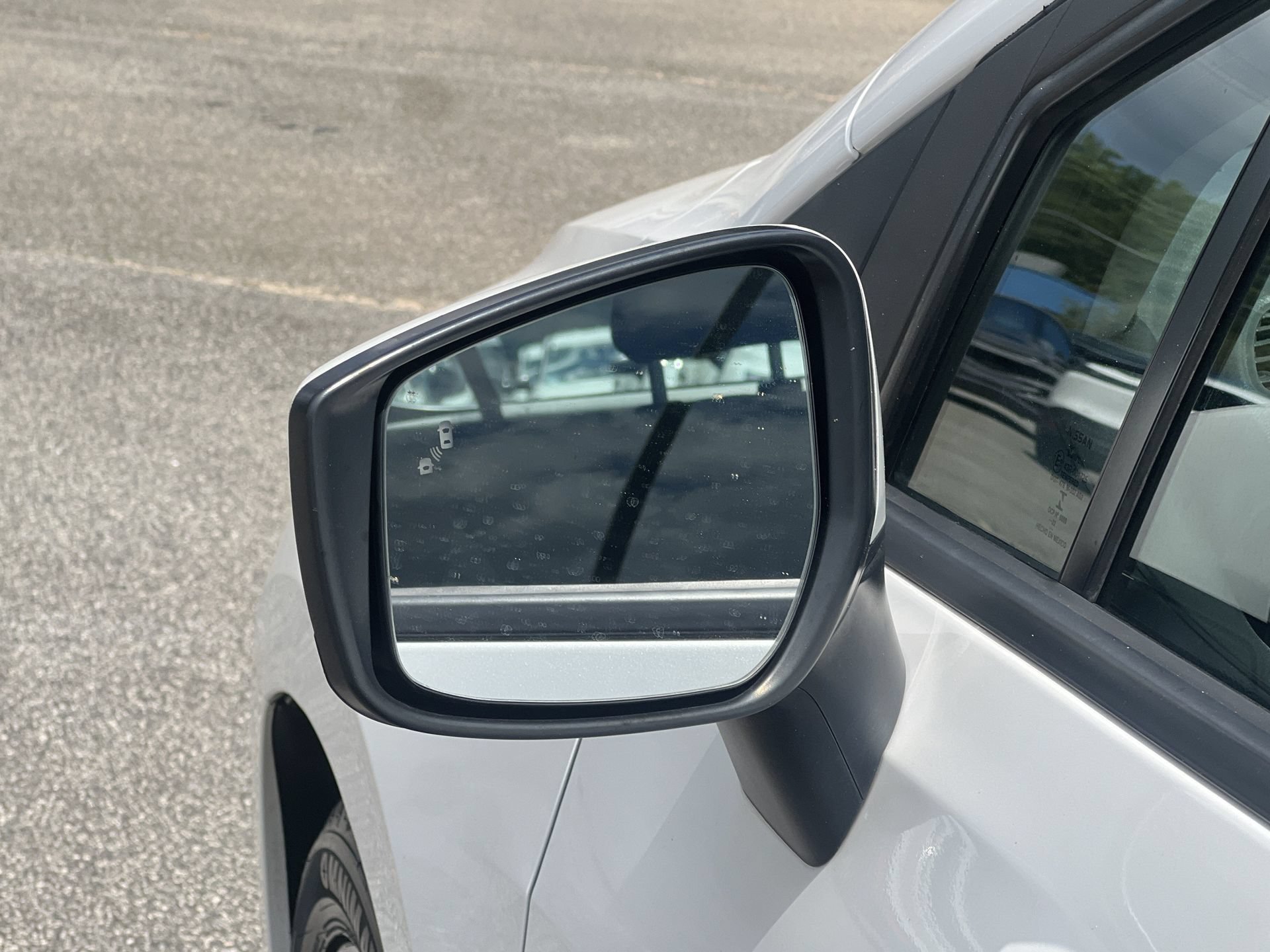 Used 2022 Nissan Versa SV FWD image 26
