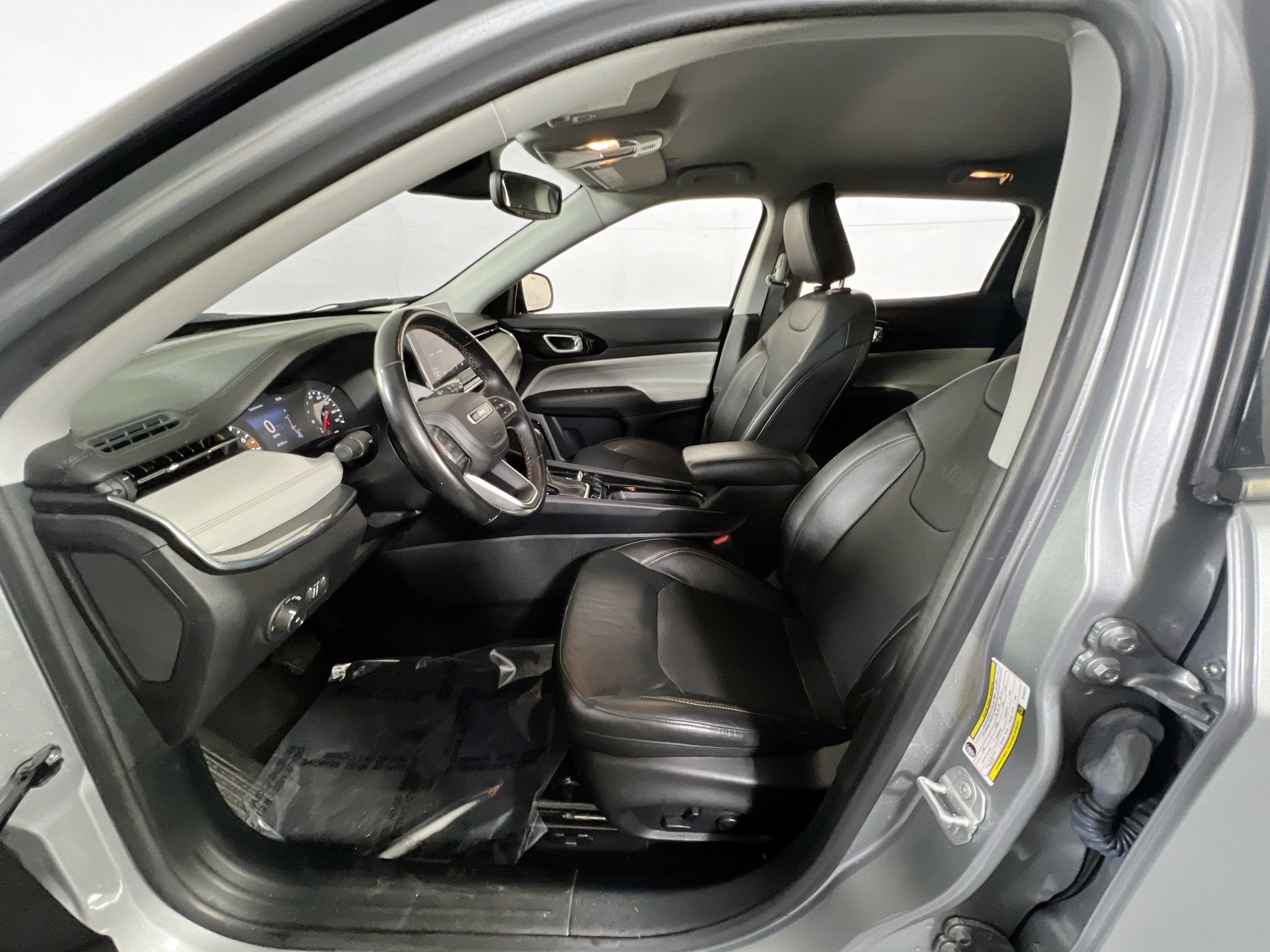 Used 2022 Jeep Compass Limited AWD/4WD image 18