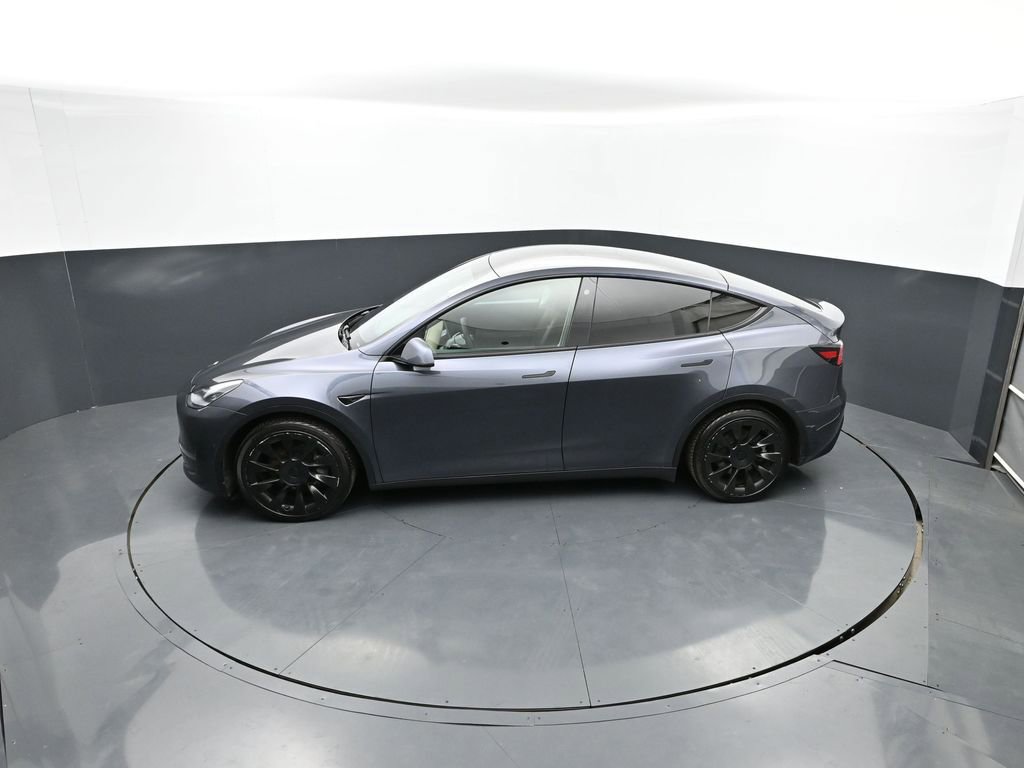 Used 2021 Tesla Model Y Long Range AWD/4WD image 24