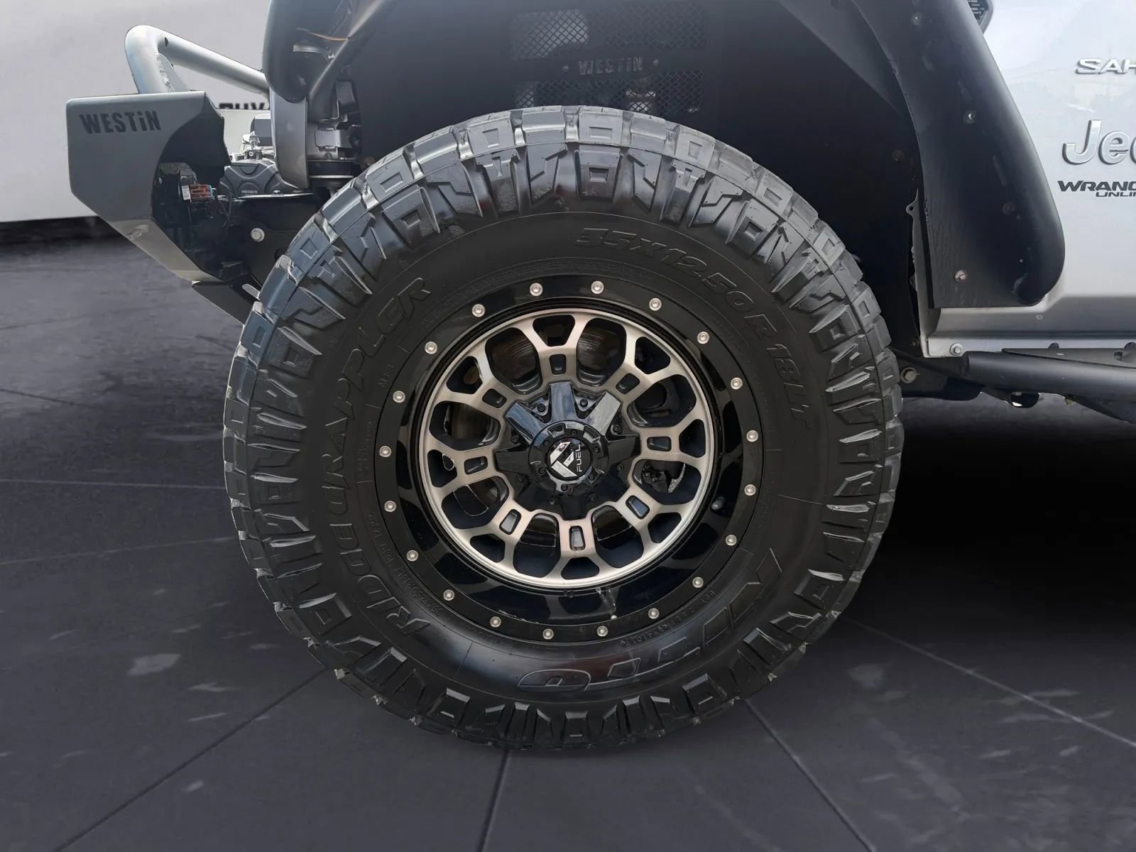 Used 2019 Jeep Wrangler Unlimited Sahara AWD/4WD image 31