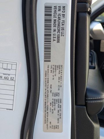 Used 2024 Jeep Grand Cherokee Altitude image 25