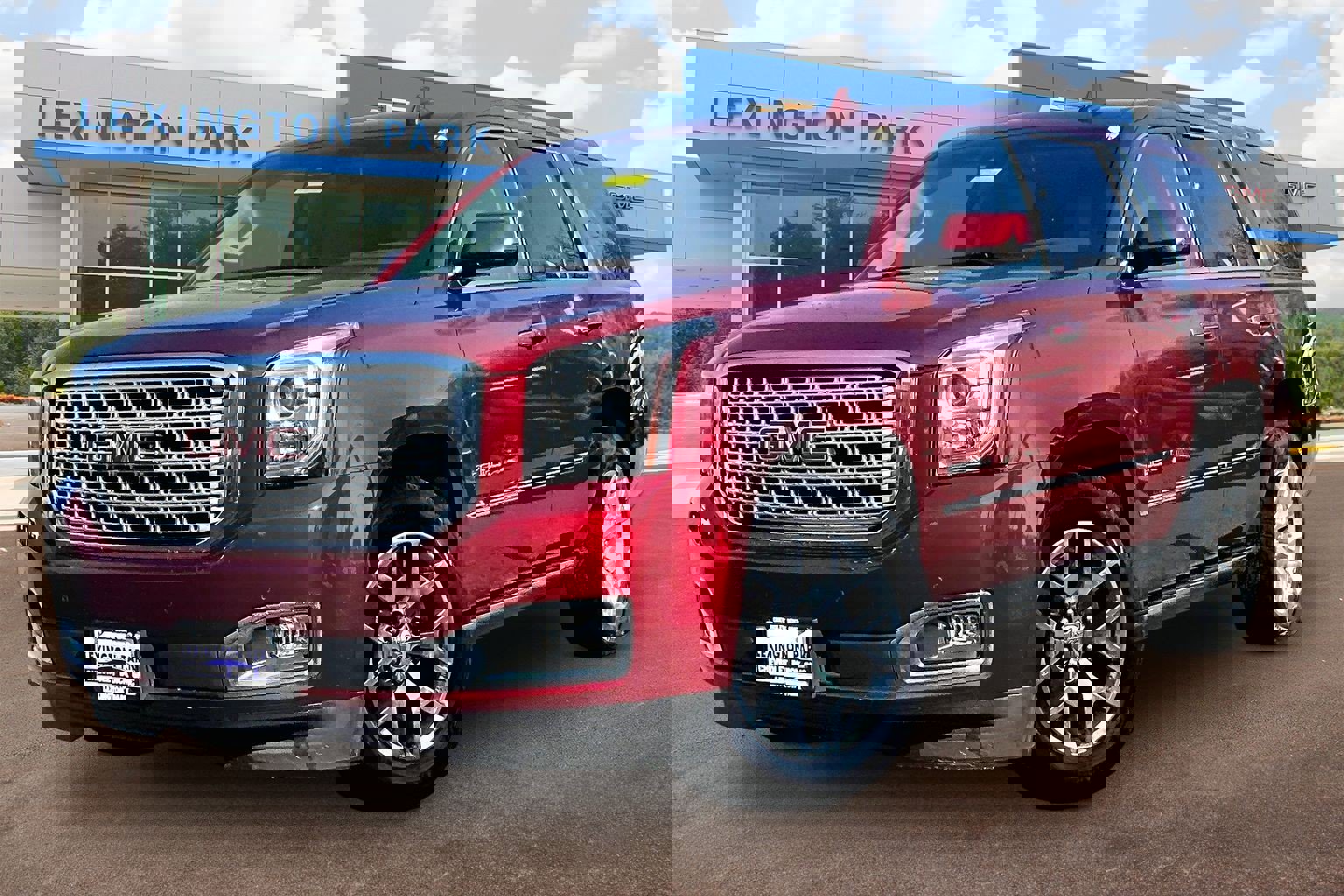 Used 2016 GMC Yukon Denali w/ Open Road Package image 2