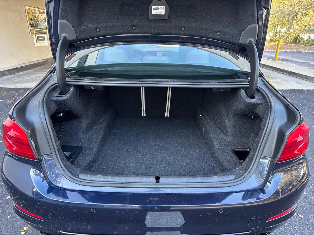 Used 2017 BMW 530i w/ Premium Package image 12