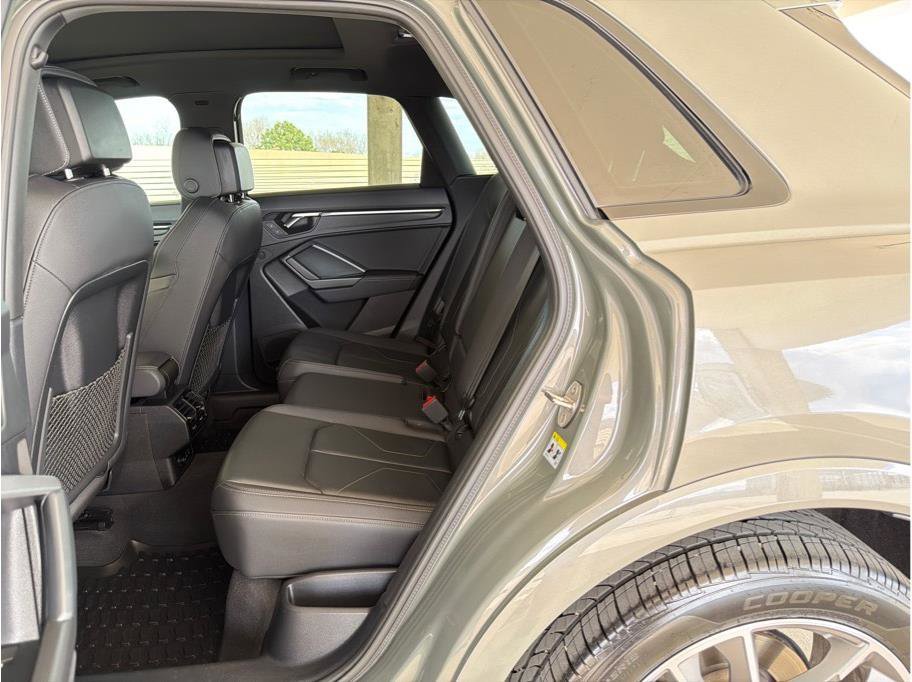 Used 2023 Audi Q3 2.0T Premium Plus image 11