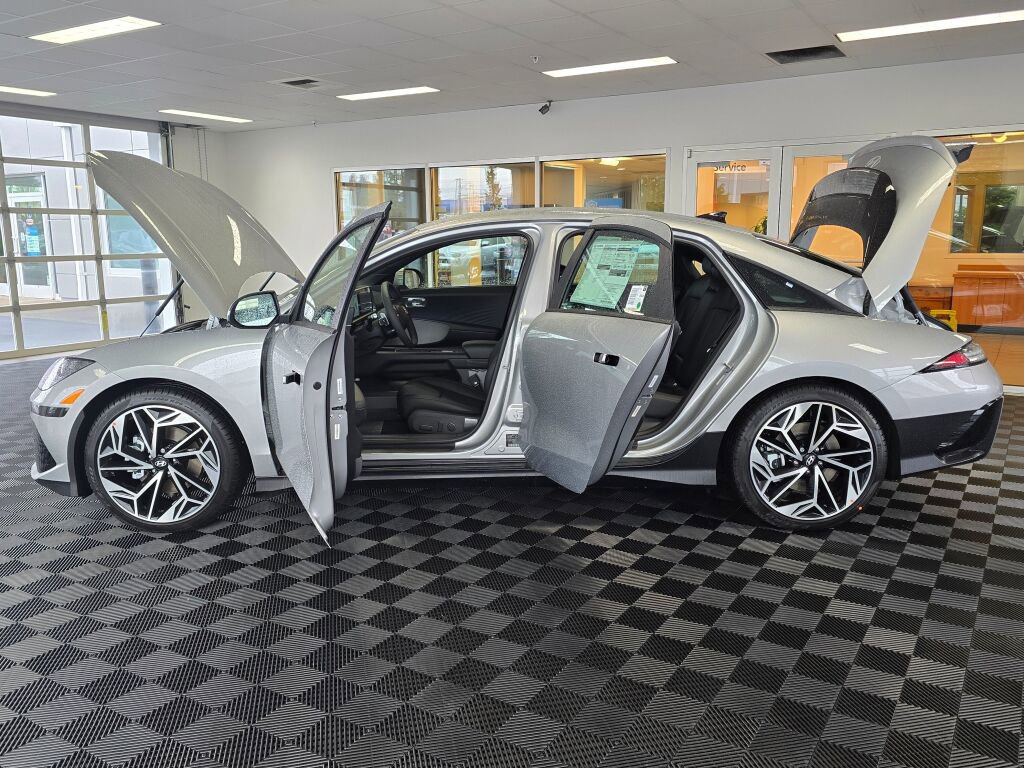 New 2025 Hyundai Ioniq 6 SEL image 16