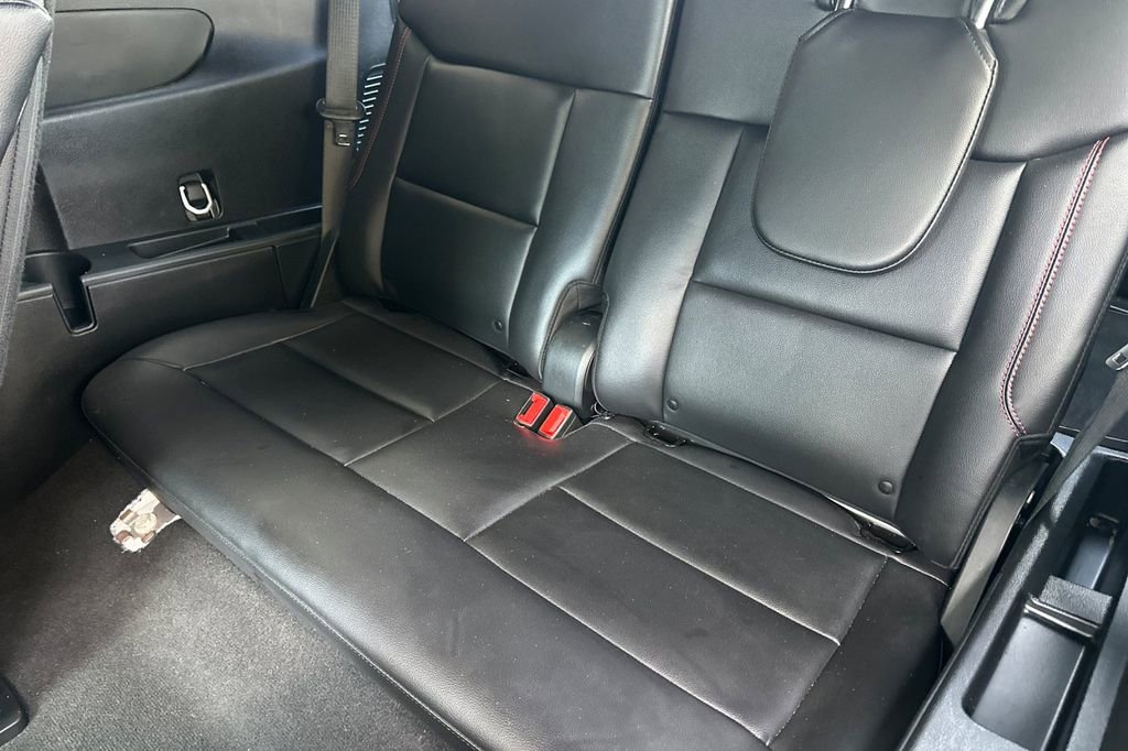 Used 2024 Ford Explorer ST-Line w/ Class IV Trailer Tow Package image 15