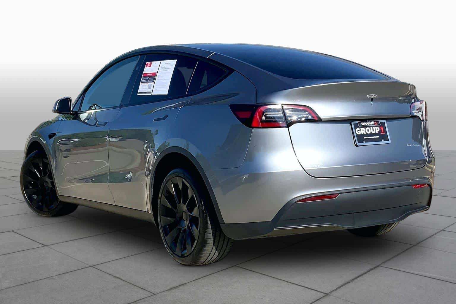 Used 2024 Tesla Model Y Long Range image 11