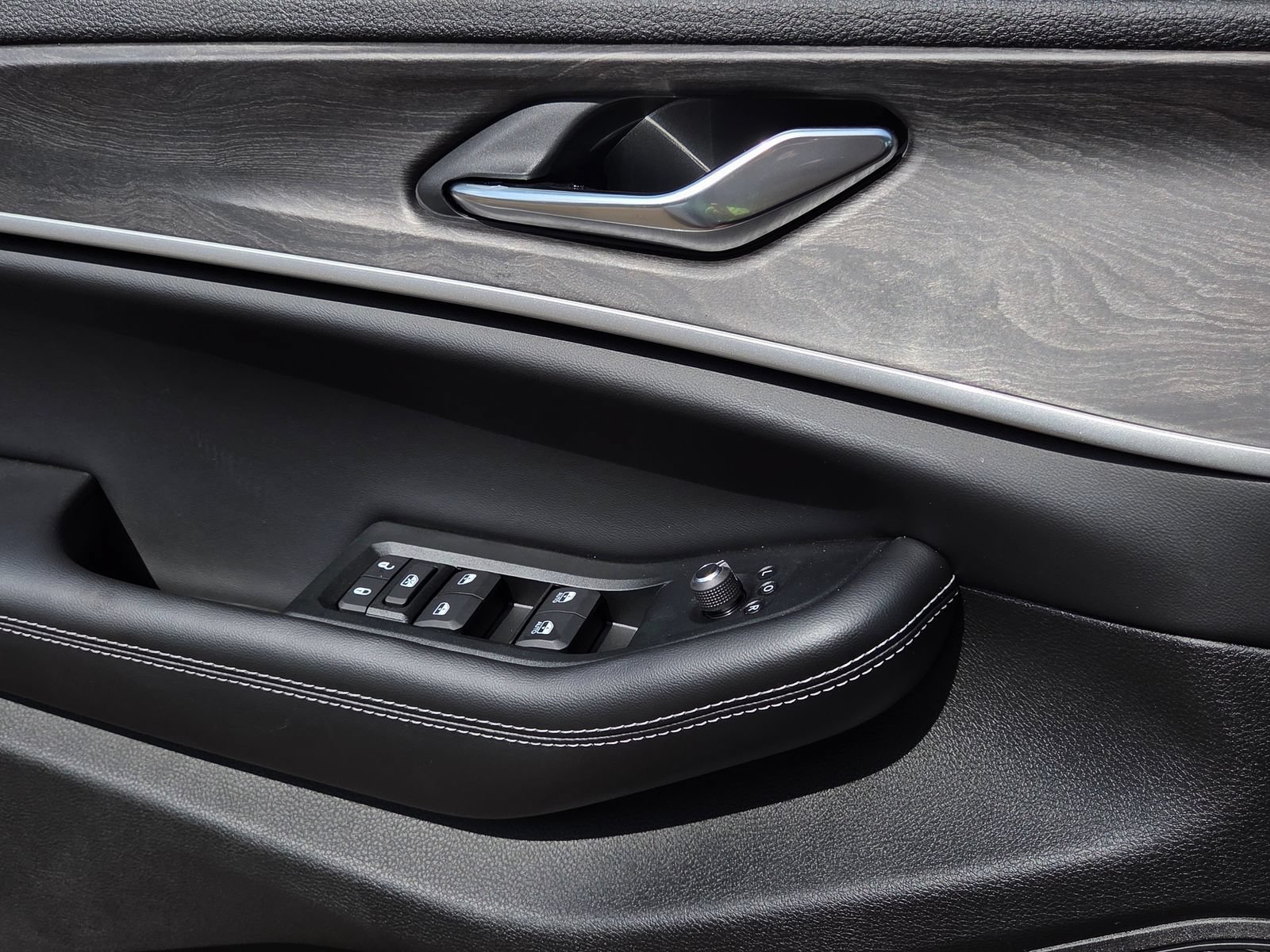 New 2026 Jeep Grand Cherokee L 2WD image 16