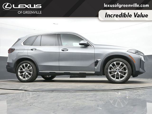 Used 2024 BMW X5 xDrive40i w/ Parking Assistance Package image 37