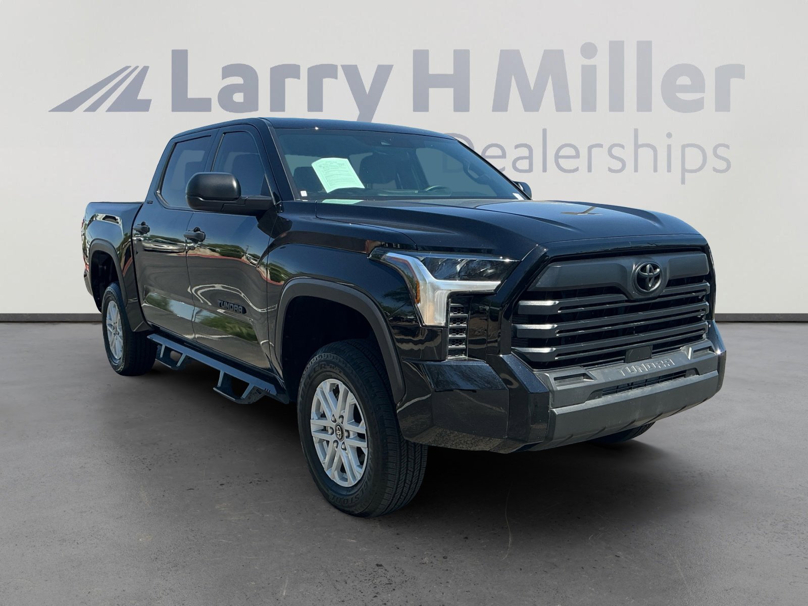 Used 2025 Toyota Tundra SR5 AWD/4WD image 7