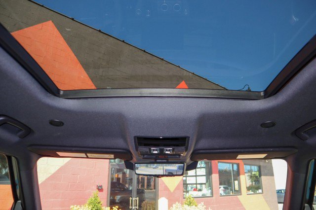 Used 2023 Land Rover Defender 90 V8 image 9