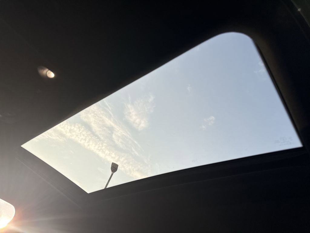 Used 2022 INFINITI Q50 Sensory image 21