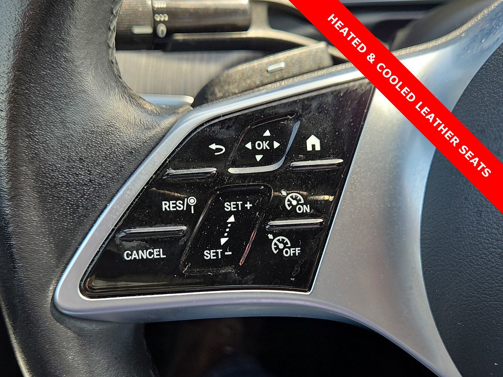 Used 2025 Mercedes-Benz C 300 Sedan image 21
