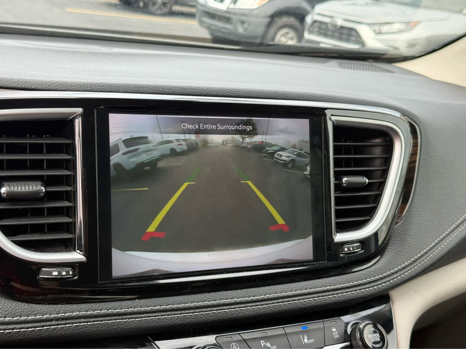 Used 2023 Chrysler Pacifica Limited FWD image 34