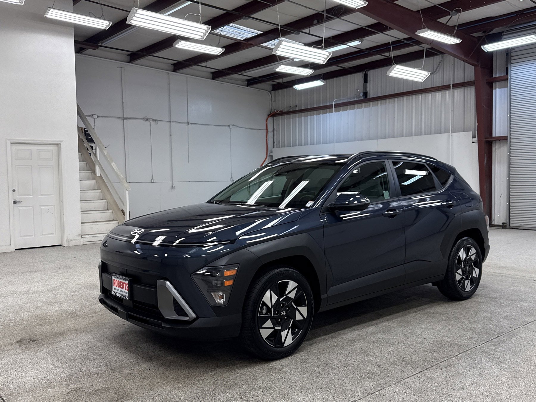 Used 2025 Hyundai Kona SEL image 1