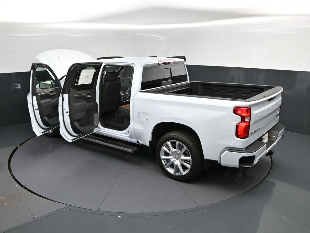 New 2026 Chevrolet Silverado 1500 High Country image 2