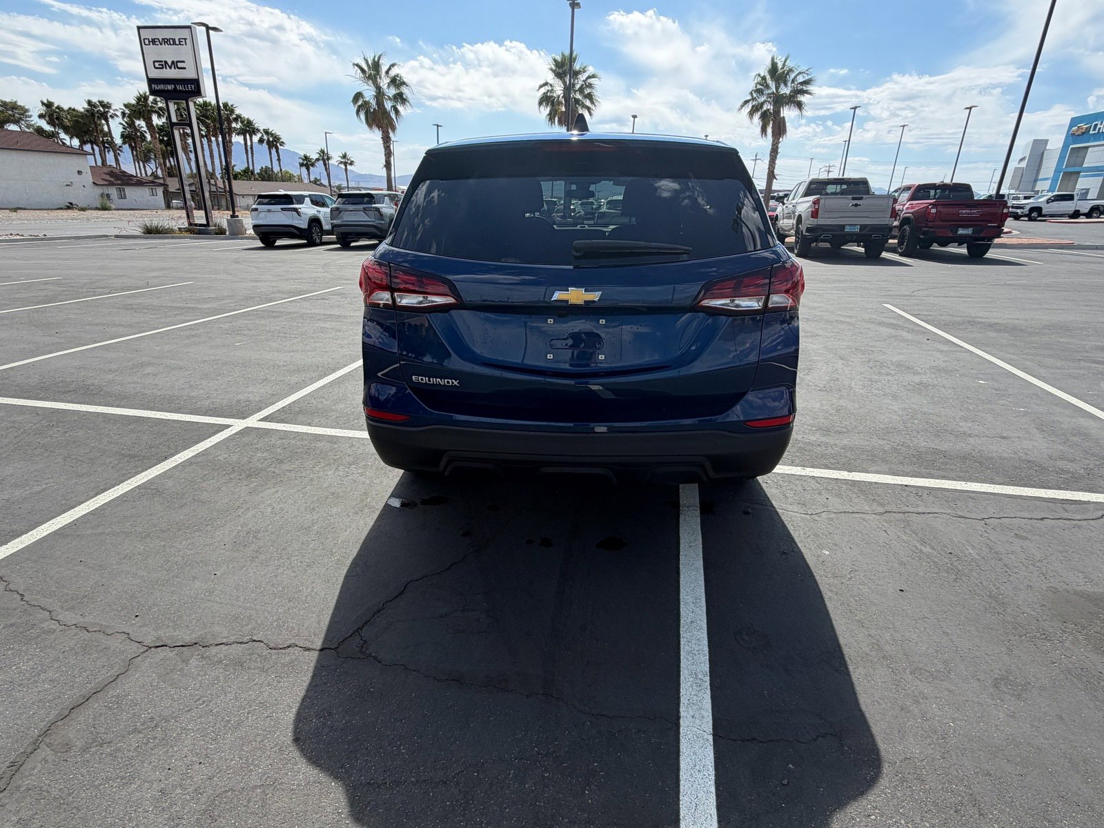 Used 2022 Chevrolet Equinox LS w/ LS Convenience Package FWD image 4