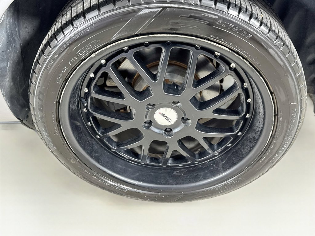 Used 2016 Dodge Challenger SXT RWD image 34