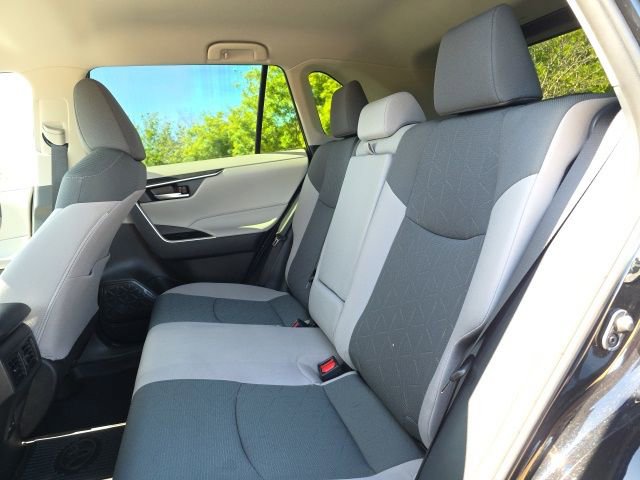 Used 2025 Toyota RAV4 XLE FWD image 16