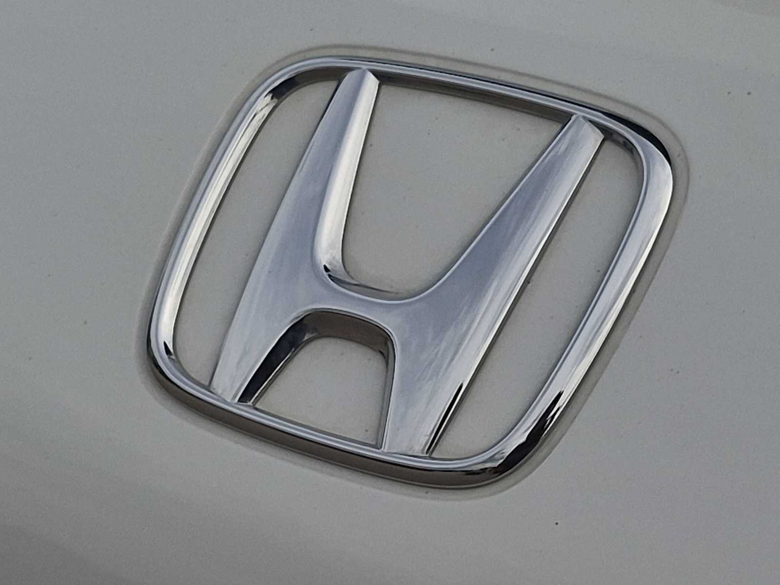 Certified 2025 Honda HR-V Sport image 13