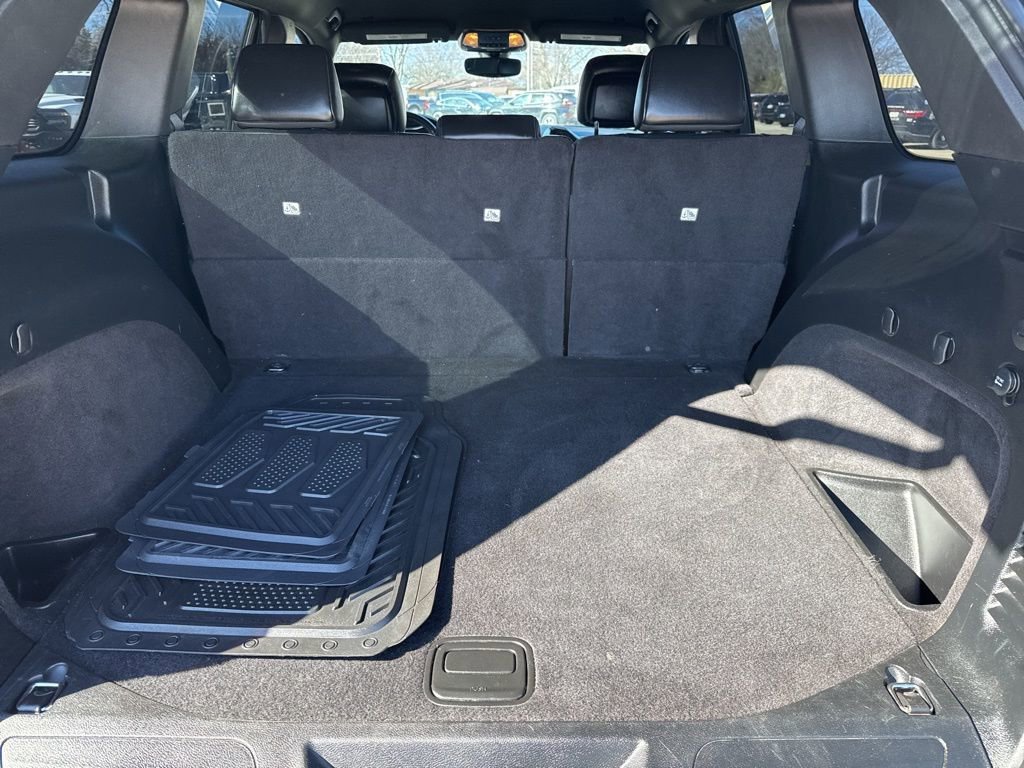 Used 2019 Jeep Grand Cherokee Altitude image 12