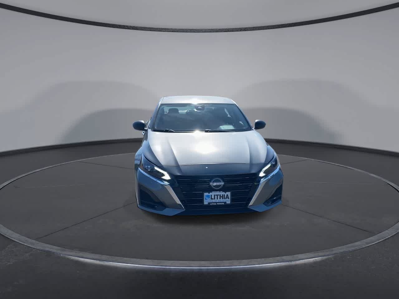 Used 2025 Nissan Altima 2.5 S FWD image 3