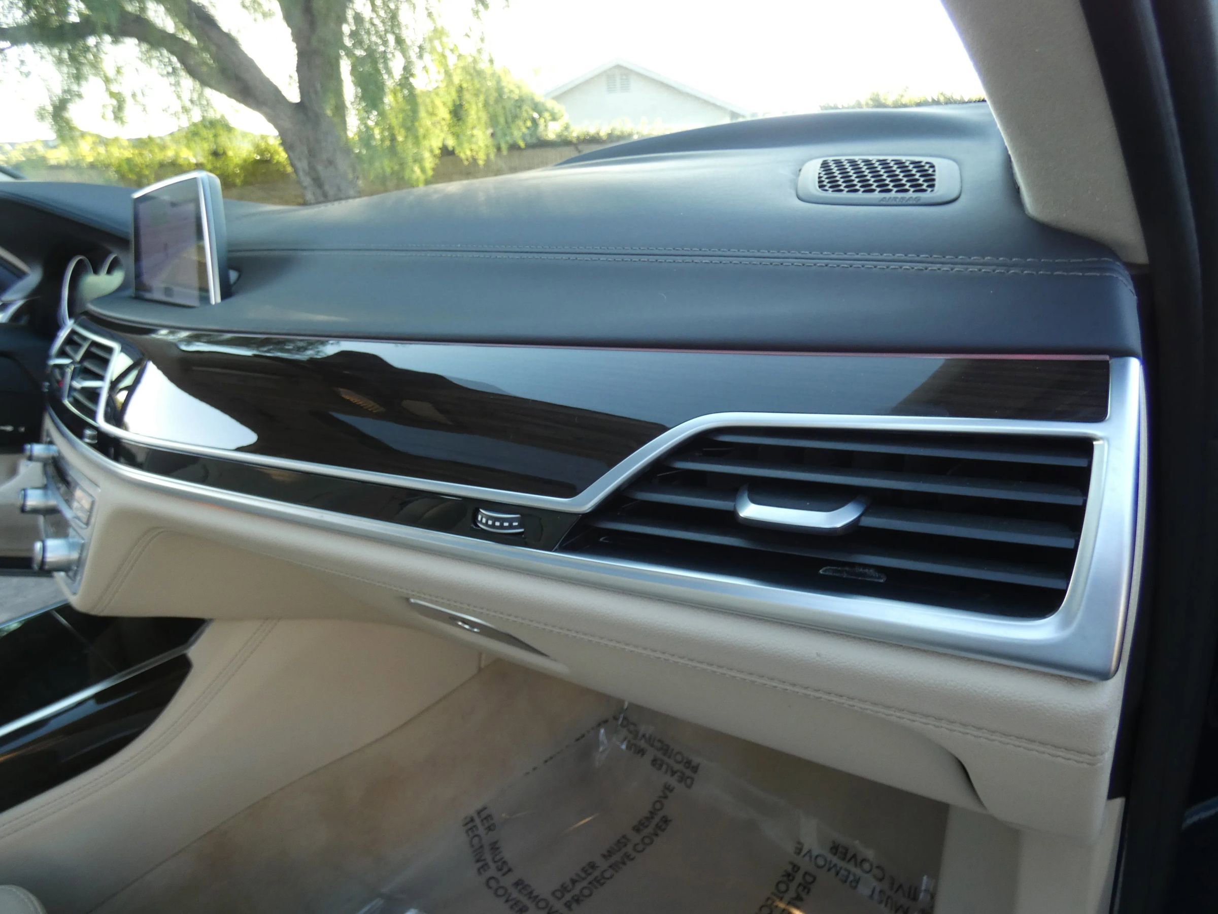 Used 2016 BMW 750i xDrive image 35