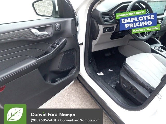 New 2025 Ford Escape SE w/ PHEV Premium Package FWD image 10