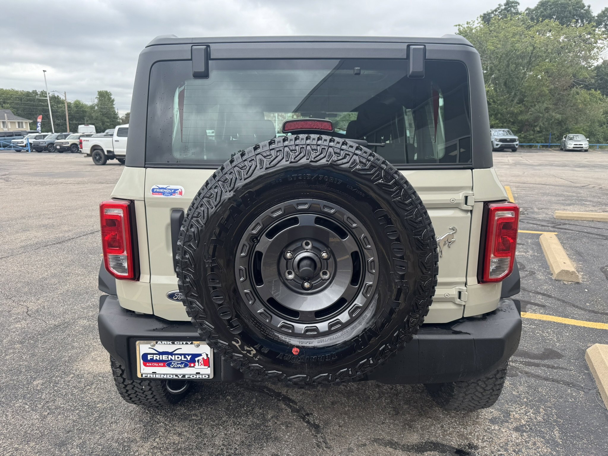 New 2025 Ford Bronco 4-Door image 4