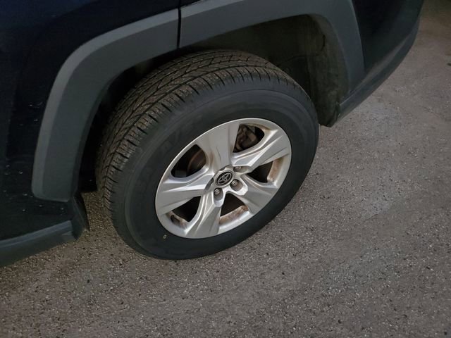 Used 2021 Toyota RAV4 XLE image 9