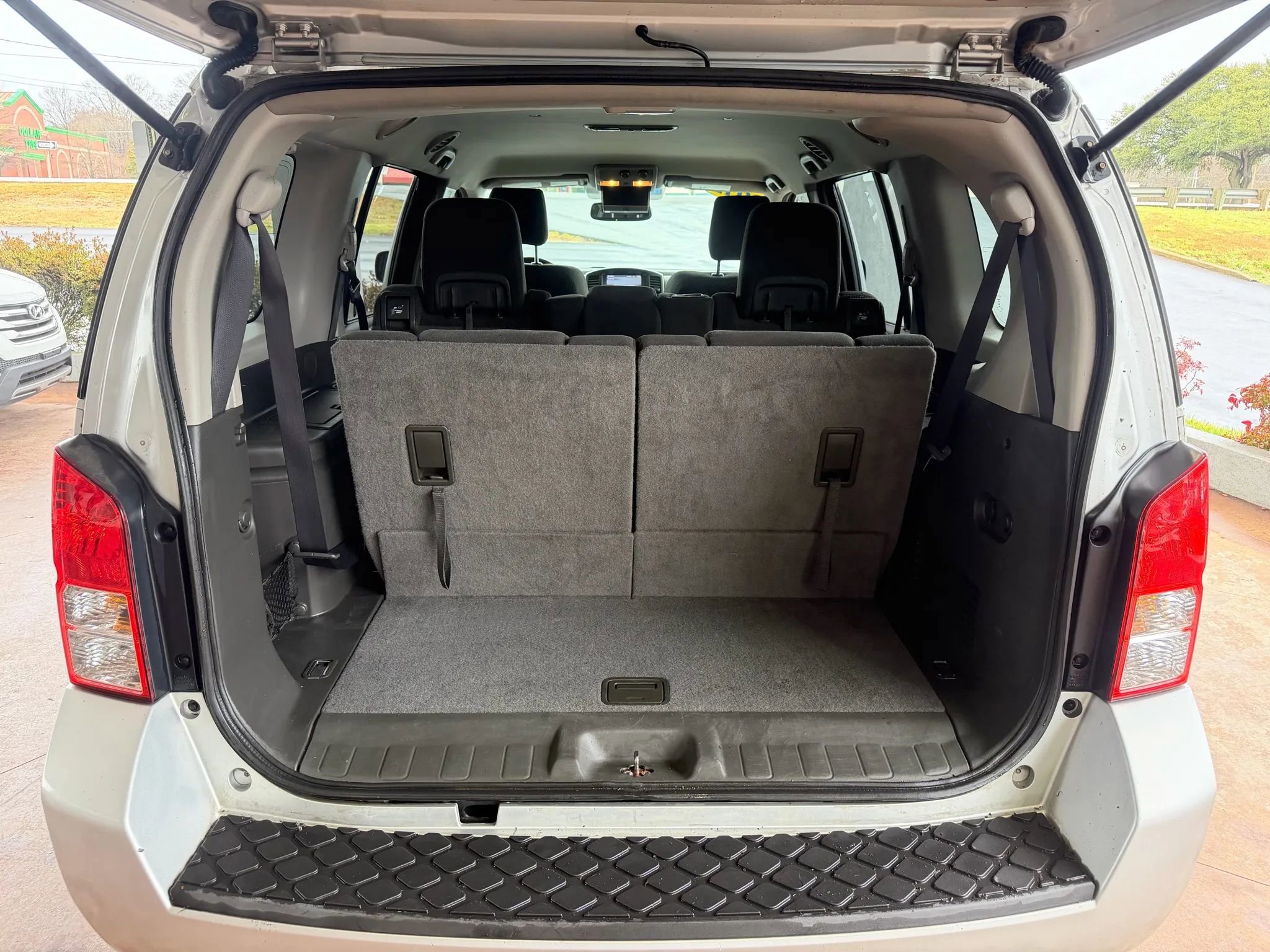 Used 2012 Nissan Pathfinder SV image 23